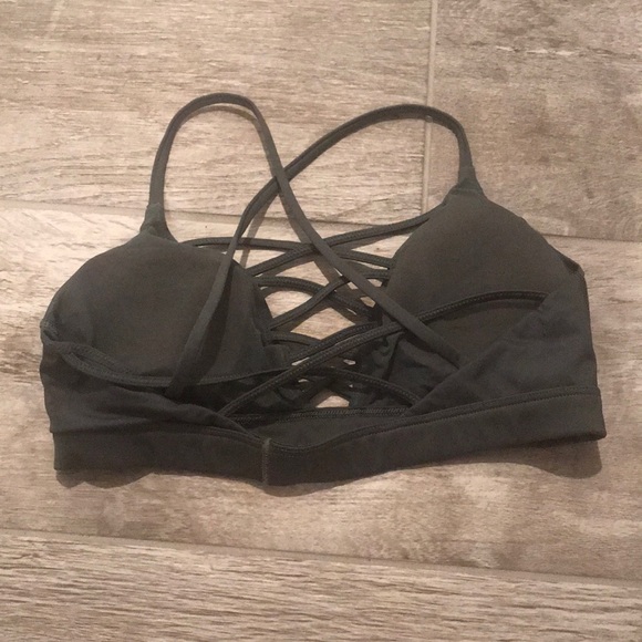 VS Sport Criss Cross Bra - Picture 2 of 2